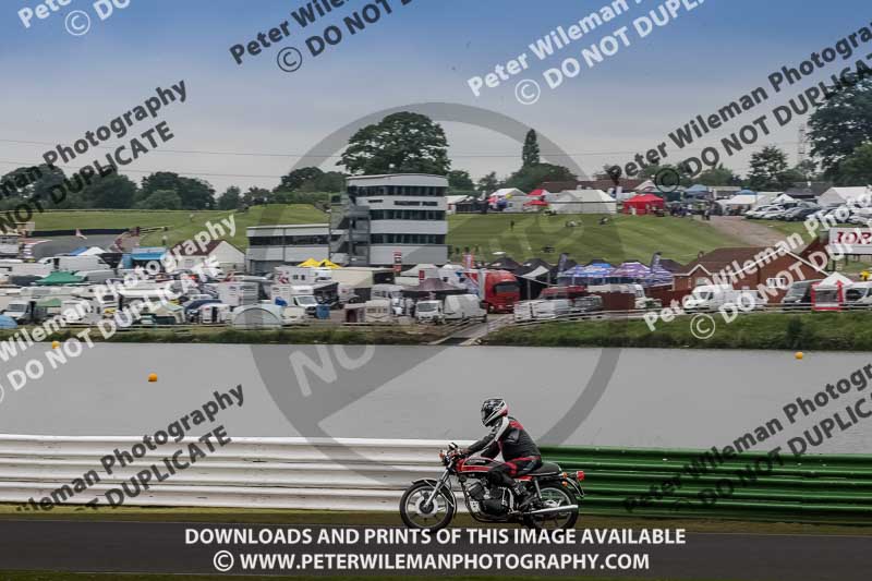 Vintage motorcycle club;eventdigitalimages;mallory park;mallory park trackday photographs;no limits trackdays;peter wileman photography;trackday digital images;trackday photos;vmcc festival 1000 bikes photographs